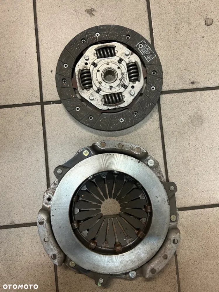 Zestaw sprzęgła VALEO 826245